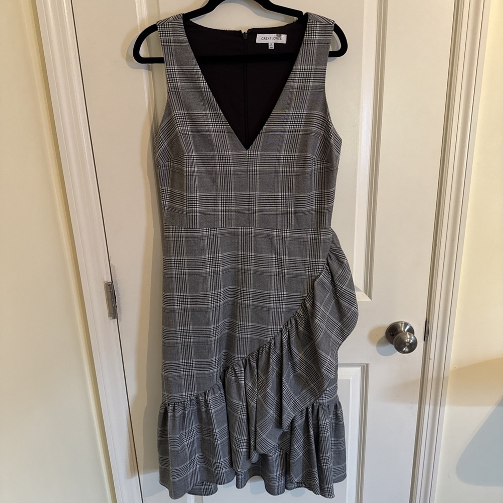 Great Jones Dress Women's 10 Black Houndstooth Plaid Midi Sheath Ruffle Classy